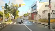 Acidente com motociclista é flagrado ao vivo por equipe de TV em Fortaleza