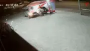 Acidente em Curitiba: carro atinge carrinho de cachorro-quente e fere 5 pessoas