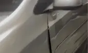 Acidente entre caminhão e carro interdita trânsito em Volta Redonda