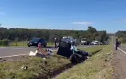Acidente entre carro e caminhão interdita faixas na SP-225 em Pederneiras