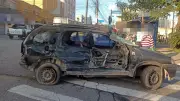 Acidente entre carro e ônibus deixa homem ferido em Volta Redonda