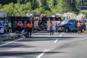 Acidente na Espanha mata cinco policiais em colisão com caminhão-tanque