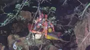 Adolescente pula de moto em fuga e cai em ribanceira de 10 m em Uberlândia