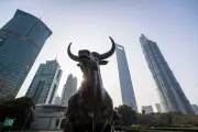 Ações de IA chinesas disparam após promessa de reformas no mercado