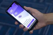 Ações do Nubank caem mais de 10% após troca de CFO e cenário de crédito desafiador