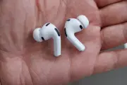 AirPods com câmera da Apple devem chegar em 2027