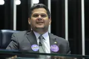 Alcolumbre anuncia esforço concentrado para PEC que elimina escala 6x1