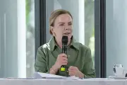 Aliados de Lula exaltam Pix e atacam Flávio Bolsonaro após tarifaço dos EUA
