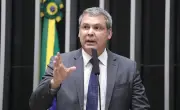 Aliados de Lula veem cerco contra família Bolsonaro após operação policial em SP