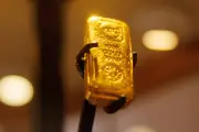 Alta do ouro leva relógios de luxo a serem derretidos por valor do metal