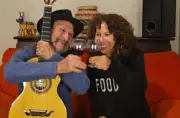 Amor que nasceu em protesto: casal de Sorocaba está junto há 45 anos