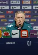 Ancelotti aos 67: liderança silenciosa e novo visual na seleção brasileira