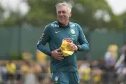 Ancelotti aprende português e canta hino do Brasil em aulas intensivas