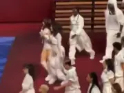 Anitta e Lisa viralizam com saída animada na abertura da Copa 2026