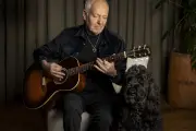 Aos 76, Peter Frampton volta a gravar inéditas: 'Ainda toco bem'