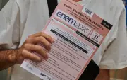 Apenas 10 alunos tiram nota mil na redação do Enem 2025; veja textos