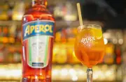 Aperol Spritz: o drinque que conquistou o Brasil com cor e baixas calorias