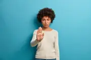 Aprenda a dizer 'não' em 10 passos para preservar sua saúde mental