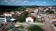 Araçás abre concursos com 122 vagas e salários de até R$ 3.100