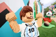 Argentinos se veem como meio-campistas no trabalho, aponta pesquisa