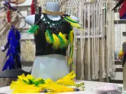 Artesãos de Manaus apostam em produtos temáticos da Copa 2026