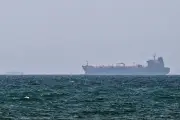 Ataque a navio suspende plano de evacuação do Estreito de Ormuz