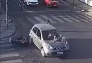 Avô de bebê preso em capô de carro relata trauma familiar seis meses após acidente