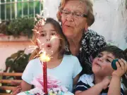 Avós fortalecem laços e aprendizado com netos