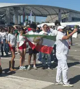 Bandeira pré-revolução do Irã é vetada pela Fifa mas usada por torcedores