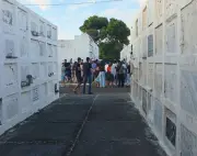 Bebê de 1 ano baleado no colo do padrasto é enterrado na Bahia