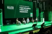 Bem-estar financeiro vai além do crédito, aponta fórum do Sicredi em SP