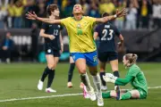 Bia Zaneratto celebra gols palmeirenses e aconselha Tainá: 'Ficar é mais difícil'