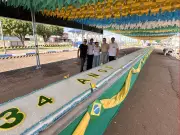 Bolo de 34 metros e 800 kg celebra 34 anos de Bujari no Acre
