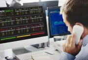 Bolsas caem com desvalorização de empresas de tecnologia