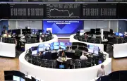 Bolsas europeias fecham mistas com paz EUA-Irã e política do Reino Unido