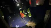 Bombeiros serram fundo falso de ônibus e apreendem drogas e iPhones no PR