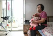 Bonecas com IA combatem solidão de idosos na Coreia do Sul