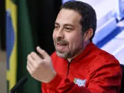 Boulos acusa Flávio Bolsonaro de querer entregar terras raras aos EUA
