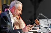 Brasil flexibiliza plano para combustíveis fósseis após revés na COP30