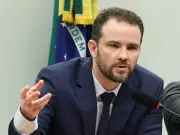Brasil planeja emissão de títulos em iuanes de até 5 bilhões