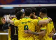 Brasil vence Sérvia e mantém invencibilidade na VNL masculina de vôlei