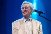 Caetano Veloso critica excesso de racialização e sexualização no debate político