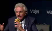 Caiado evita criticar Flávio Bolsonaro e defende candidatura própria