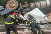 Caminhoneiro morre prensado por carreta em Corumbá