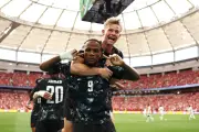 Canadá faz 6 a 0 no Catar e dobra número de gols em Copas