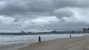 Cansaço em dias nublados: o que a ciência explica sobre o desânimo