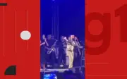Cantor mirim Ruan Vaqueirinho é atingido por lata durante show na Bahia