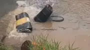 Carga tóxica cai em manancial após tombamento de caminhão em Ilha Solteira
