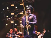 Carlinhos Brown lança álbum ao vivo com orquestra sinfônica