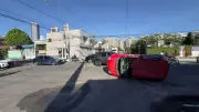 Carro capota em acidente no bairro da Cremação, em Belém